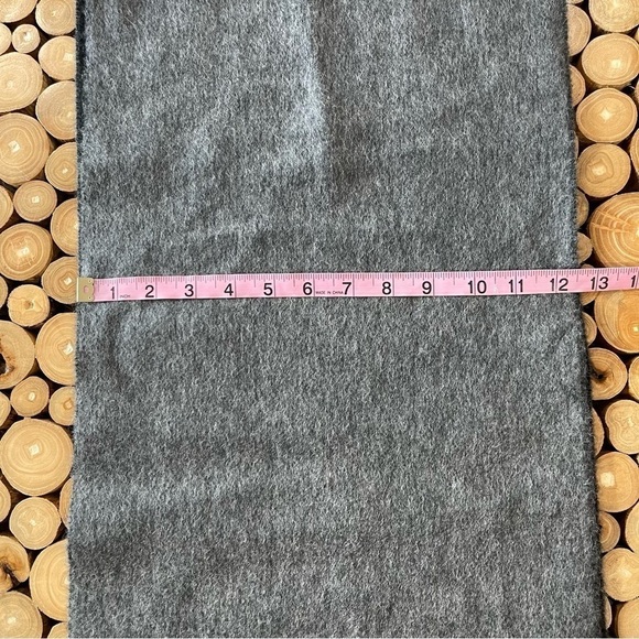 Hickey Freeman Solid Double Face Merino Wool Fringe Scarf Black/Gray Reversible - Picture 9 of 12